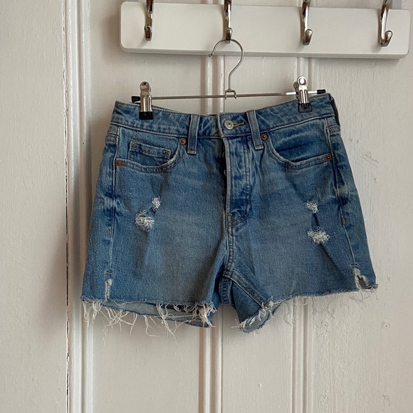 Old Navy Light Blue Distressed Jean Shorts - Picture 1 of 1